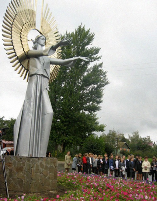 Лебедянь - скульптура ангела