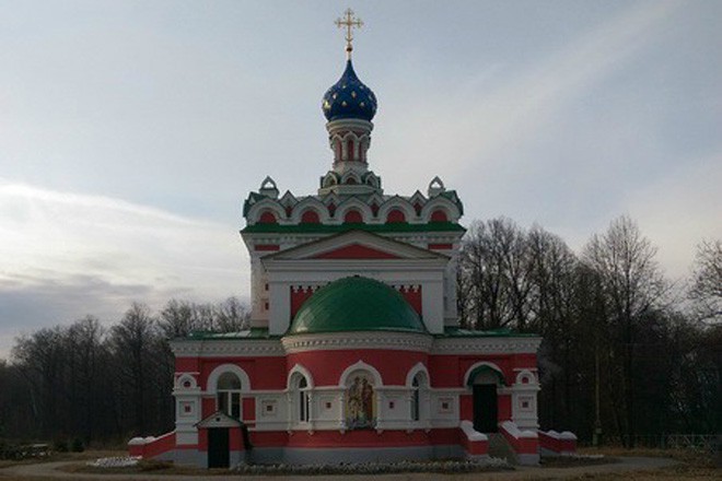 Церковь фон Дервизов. Фото